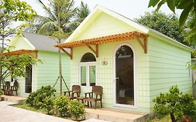 B&H Villa - Villa Has Swimming Pool